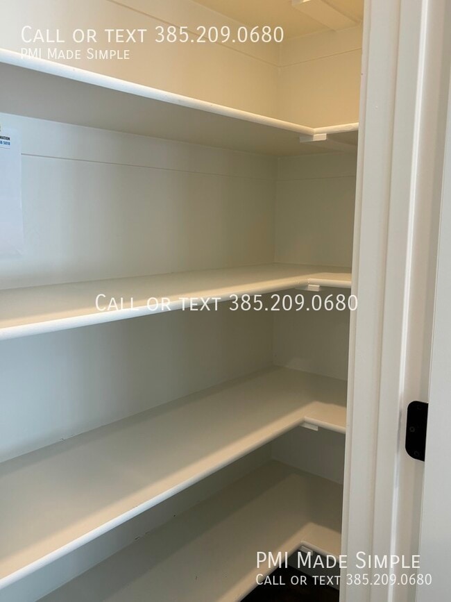 Building Photo - 4140 W Holbrook Way