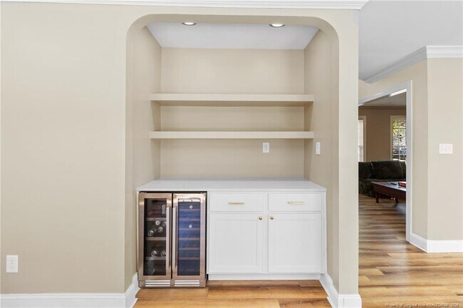 Building Photo - 5802 Rainsford Dr