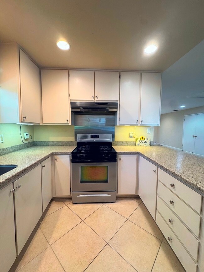 Building Photo - 4BR SFR w/ 2-Car Garage, RV Parking & Big Yard in Rocklin