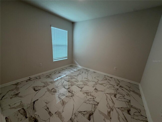 Building Photo - 5831 Silver Moonlight Dr
