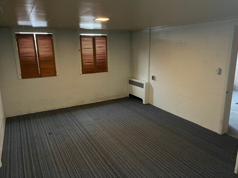 Building Photo - 503 Pine St