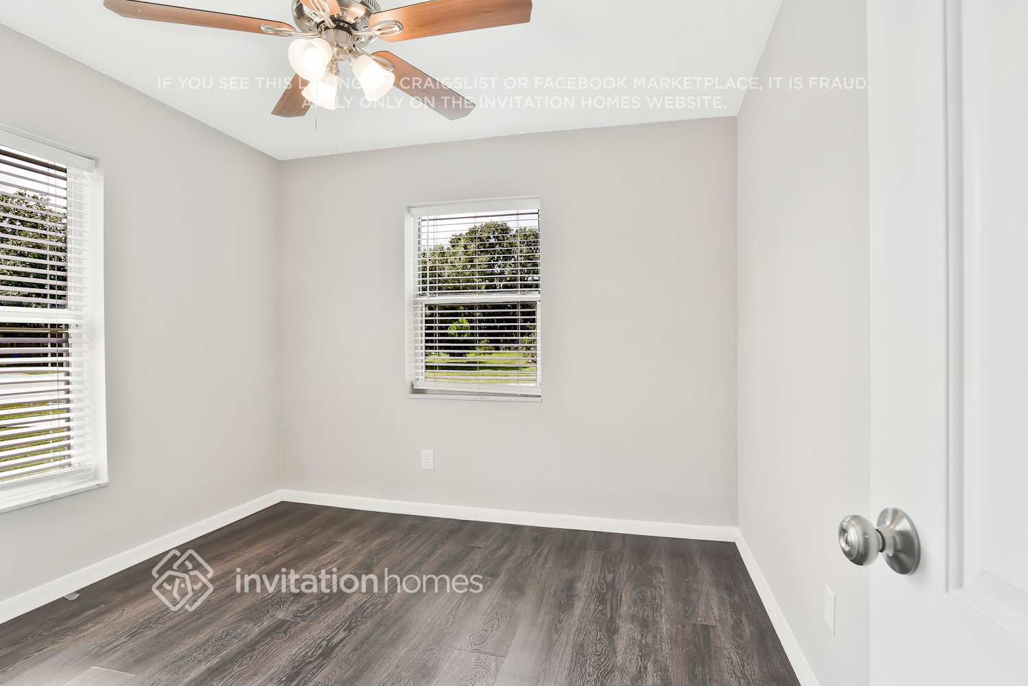 Building Photo - 1088 E Page Dr