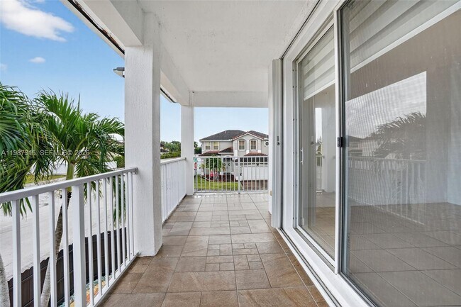 Building Photo - 15051 SW 18th Terrace