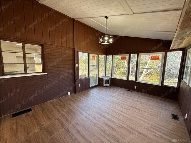 Building Photo - 675 Wright St