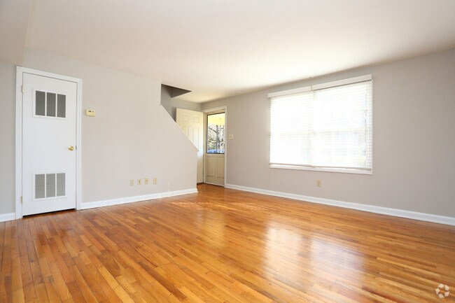 Living Room - 612 Hillsborough