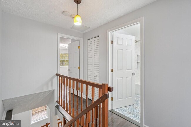 Building Photo - 8474 Sugar Creek Ln