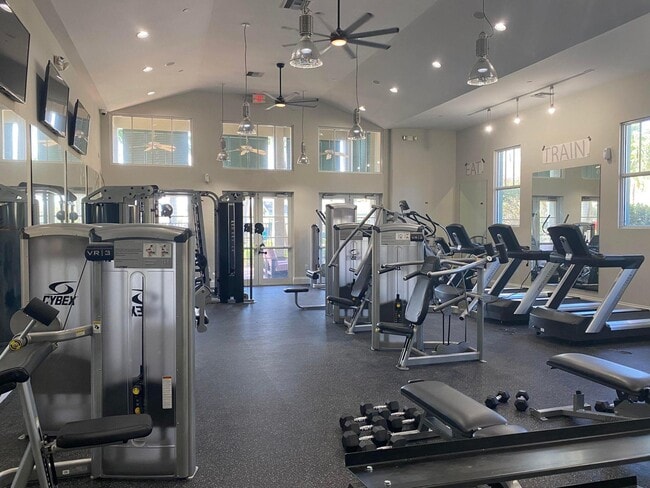 Building Photo - 820 Millbrae Ct