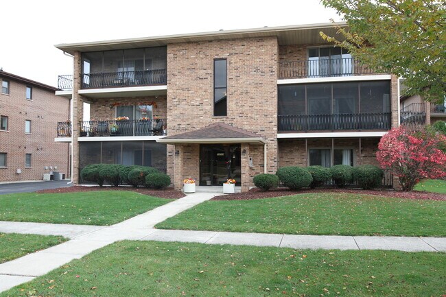 Building Photo - 16749 Paxton Ave