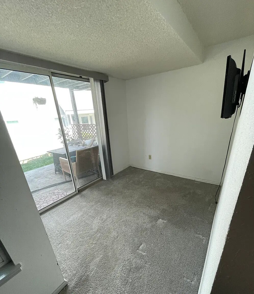 Building Photo - 6881 Xavier Cir