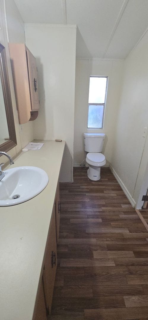 Building Photo - Model: Crown