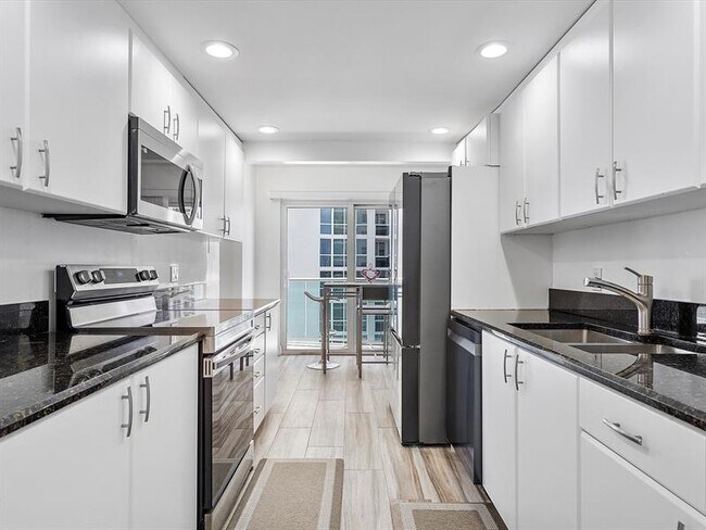 Building Photo - 3400 Galt Ocean Dr