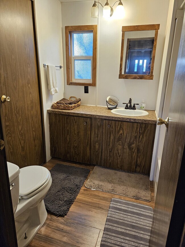 Building Photo - 2006 WY-352