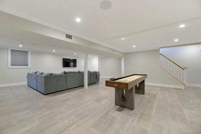 Building Photo - 165 Marine Pl