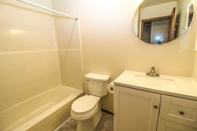 Building Photo - 12717 NE 170th Ln