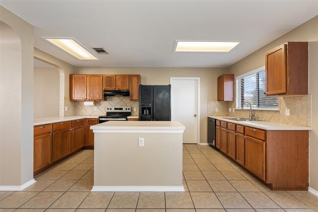 Building Photo - 1103 Deerhound Pl