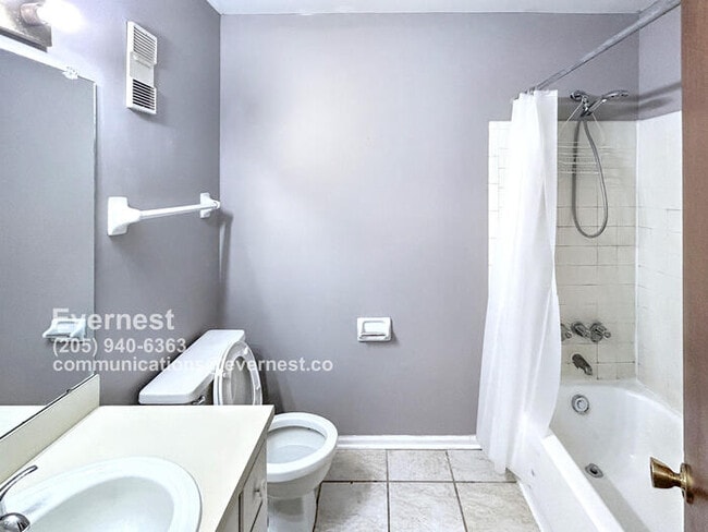 Building Photo - Comfortable and Convenient 3-Bedroom Townh...