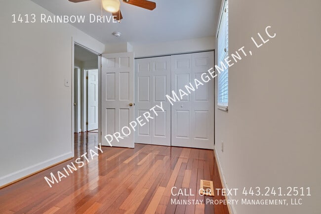 Building Photo - 1413 Rainbow Dr