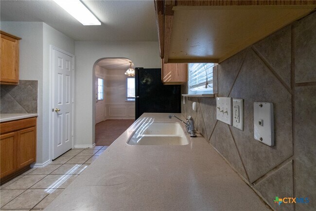 Building Photo - 3803 Lyna Ct