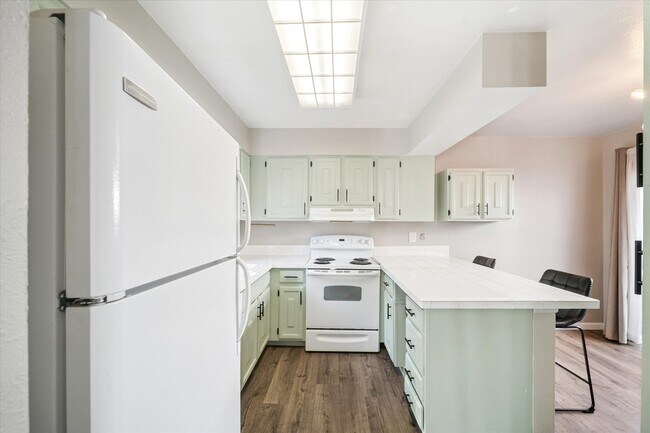 Building Photo - 1050 S Monaco St Pkwy