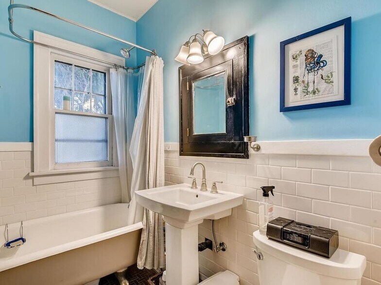 Bathroom - 3732 16th Ave S