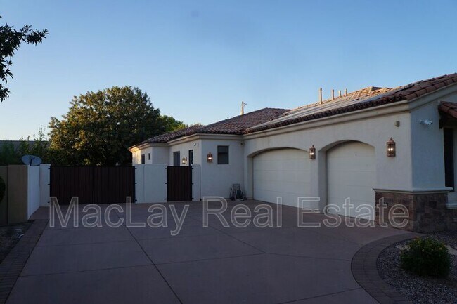Building Photo - 2840 E Jade Pl