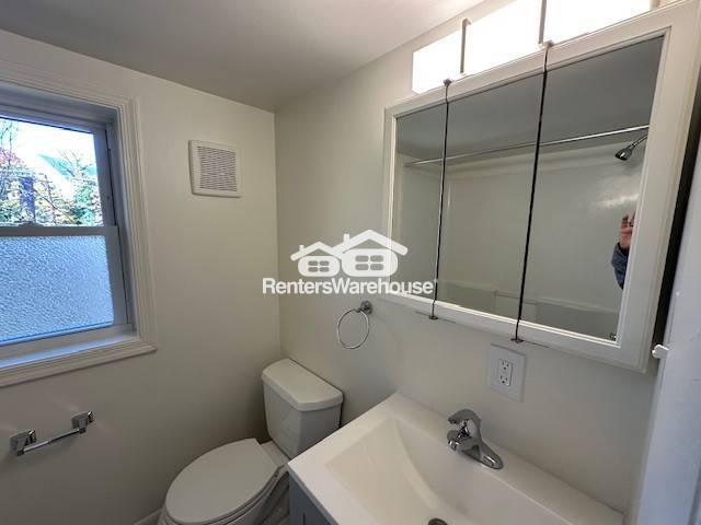 Building Photo - 3762 St Paul St