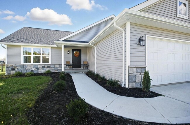 Building Photo - 557 Cannondale Ave