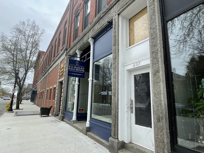 Building Photo - 287 Main St