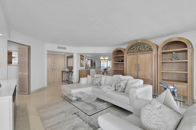 Building Photo - 550 S Ocean Blvd