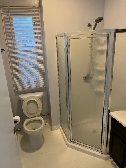 Building Photo - 1639 W 38th Pl