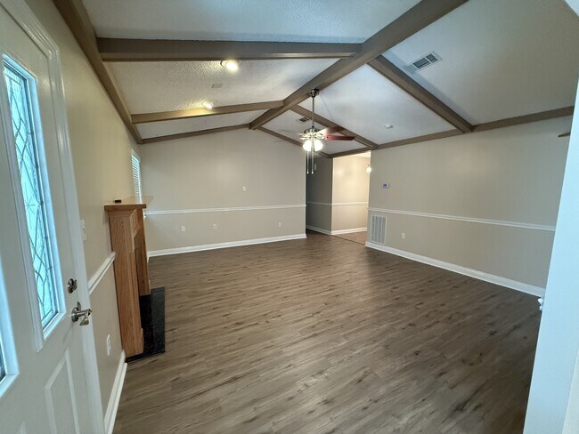 Building Photo - 17340 Vutera Dr