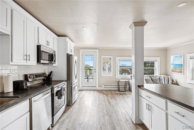 Building Photo - 40 Lakeview Cir