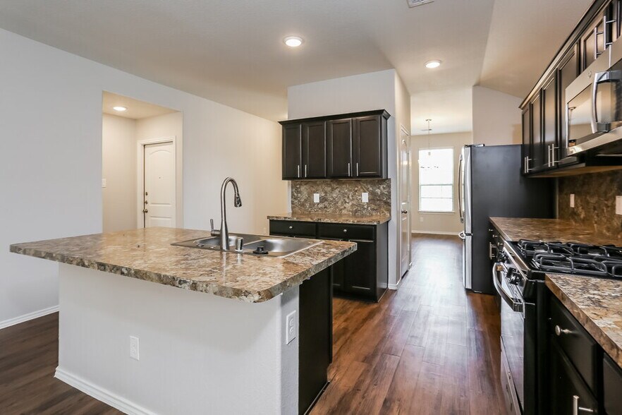 Building Photo - 15459 Casita Verde Way
