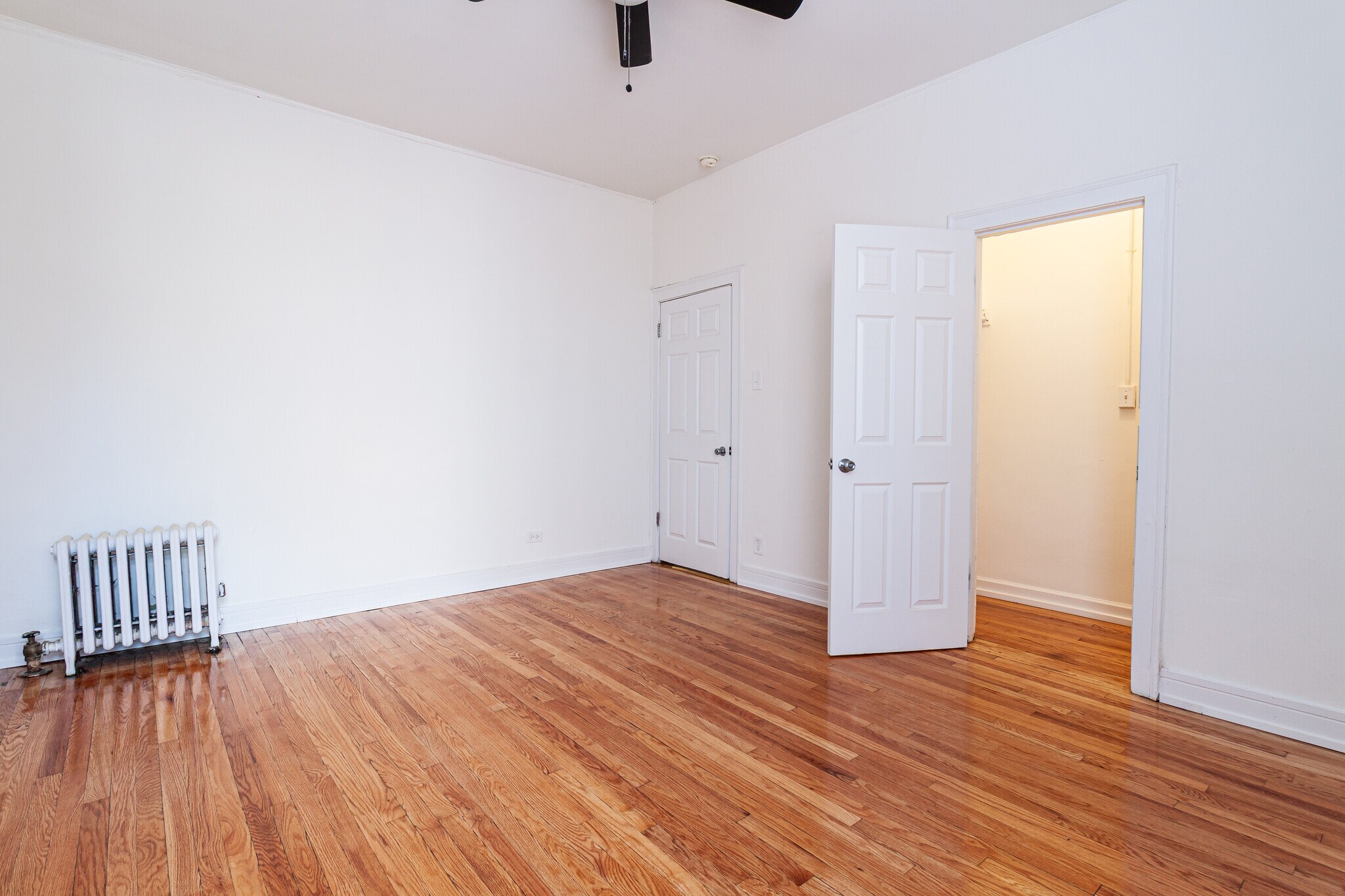 Building Photo - 2819 N Pine Grove Ave