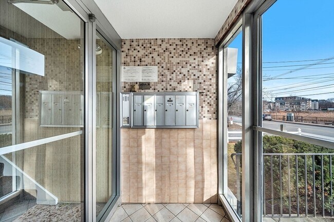 Building Photo - 177 Franklin St