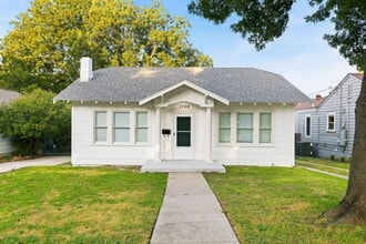 Building Photo - 1705 Virginia Pl
