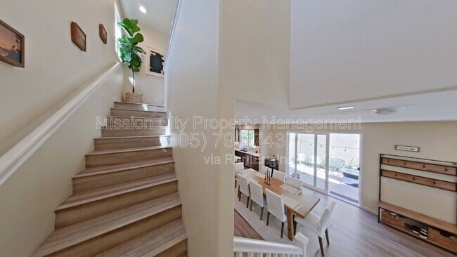 Building Photo - 6620 Calle Koral