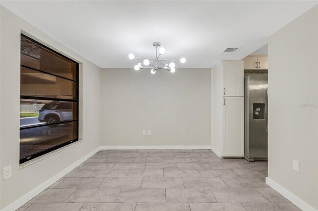 Building Photo - 2 Bed 2 Bath Unfurnished Condo - Sarasota