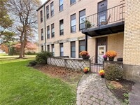 Building Photo - 10 Foery Dr