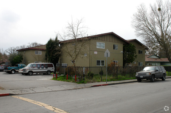 Primary Photo - Sunset View Apartments