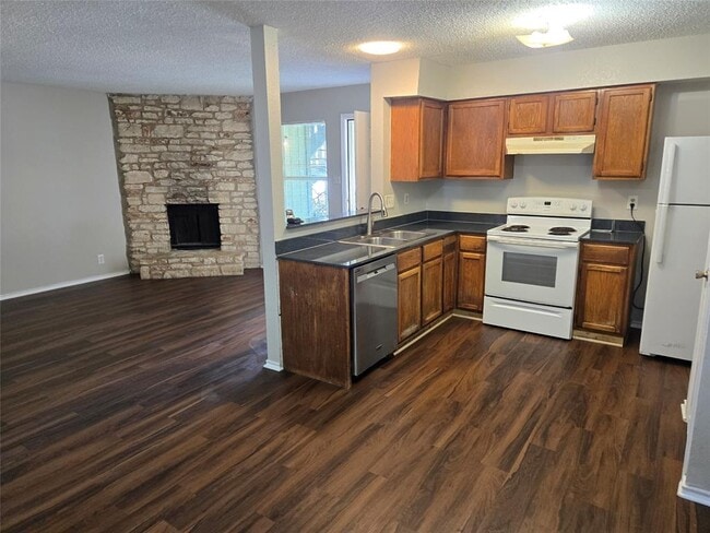 Building Photo - 10207 Brownie Dr