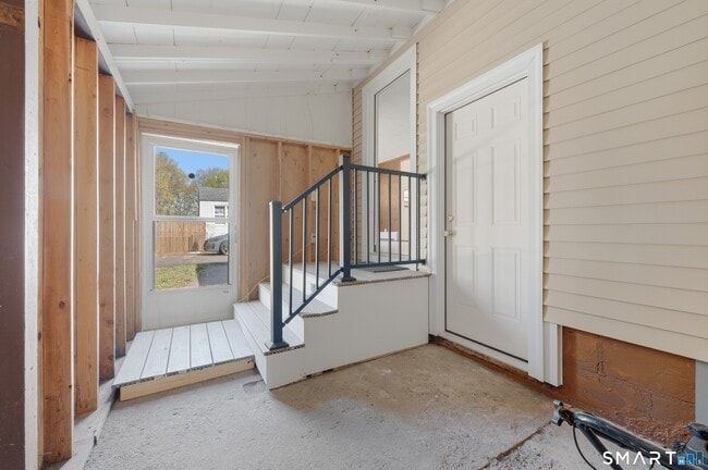 Building Photo - 456 Elm St