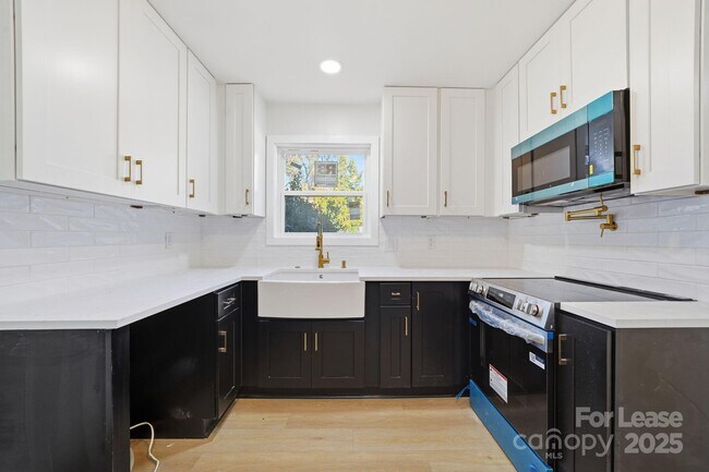 Building Photo - 1320 Anderson St