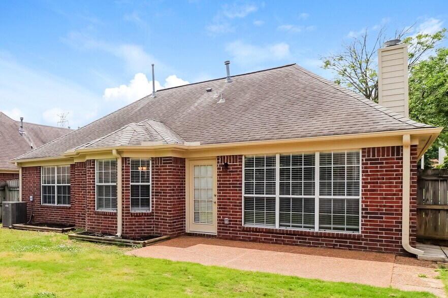 Building Photo - 436 Bruins Trce