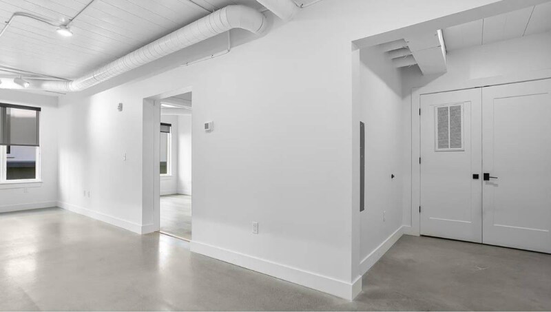 Building Photo - 267 Main St