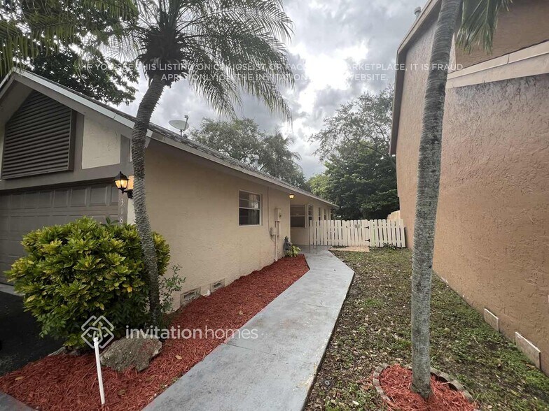 Primary Photo - 3180 NW 122nd Ave