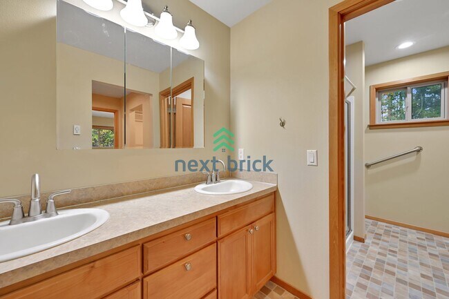 Building Photo - 2 BED & 2 BATH SINGLE FAMILY FOR RENT