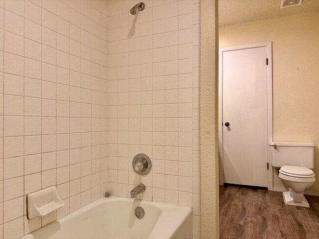 Building Photo - Home For Rent