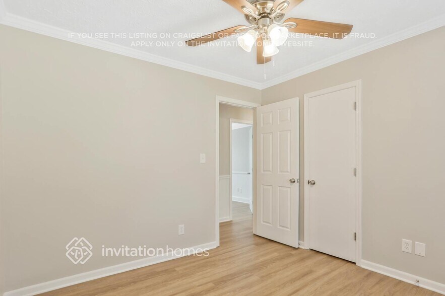 Building Photo - 3639 Regent Dr