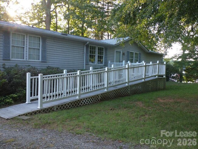 Building Photo - 447 Kemp Rd